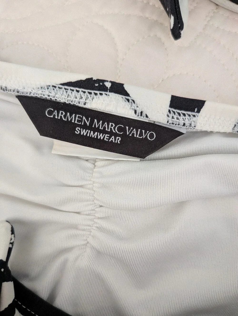 Carmen Marc Valvo make statement
